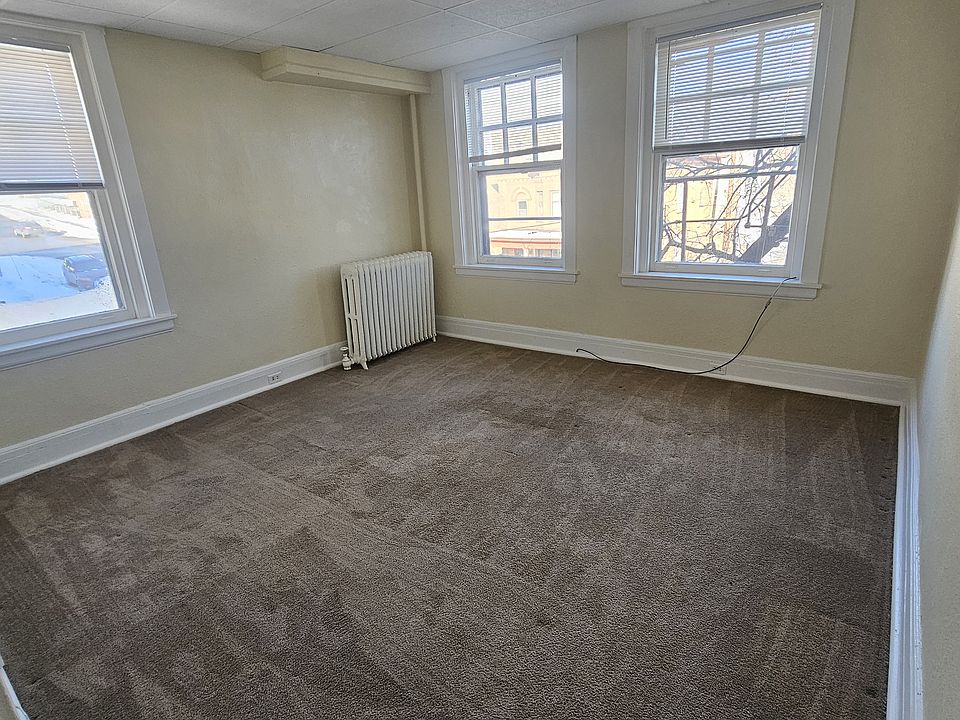 1st image of 115 N 8th Ave E APT 8