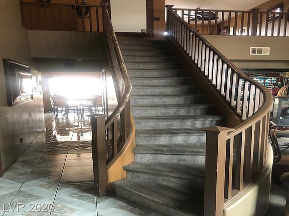 2nd image of 2105 Royal Caribbean Ave