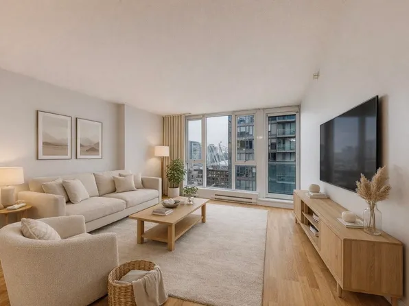 788 Hamilton St #2111, Vancouver, BC V6B 0E9