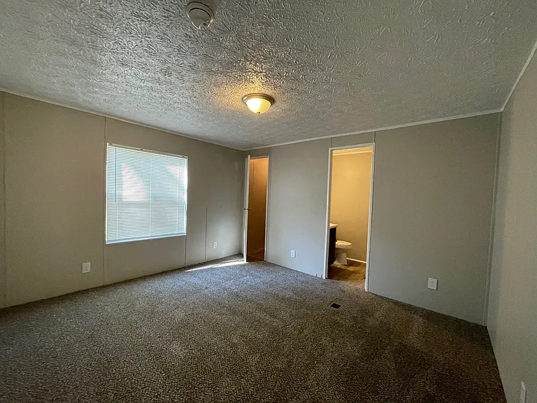 Evergreen Estates — Photo 36