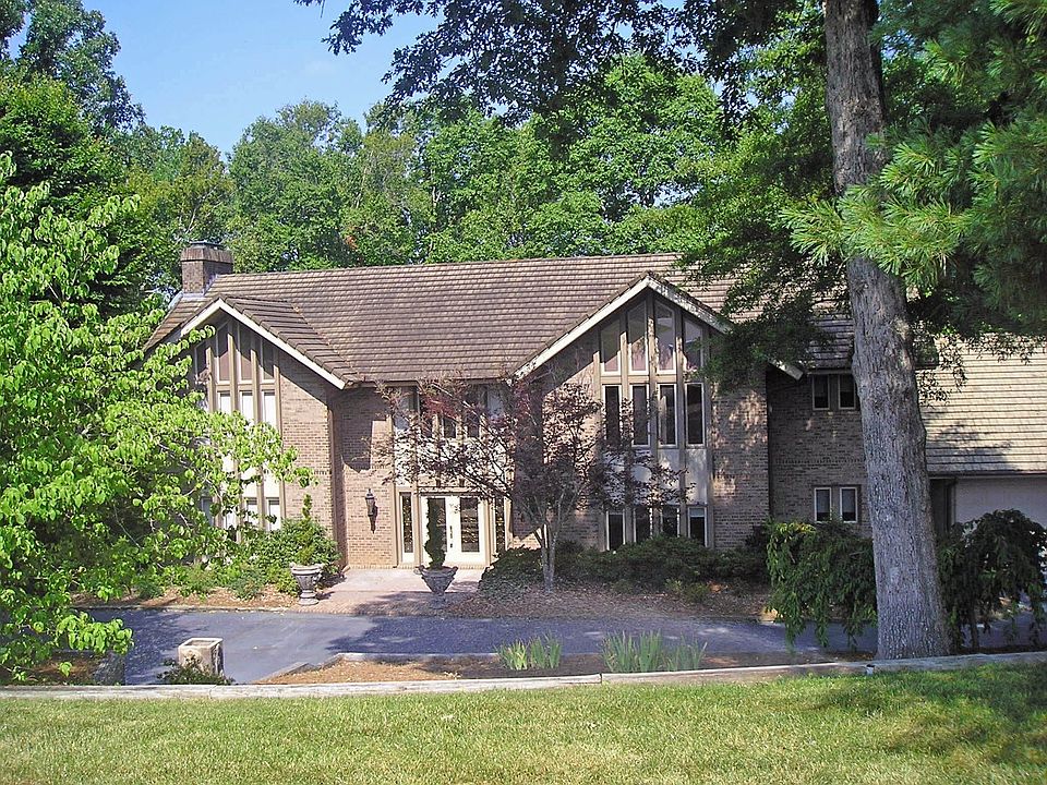Golf Course Home