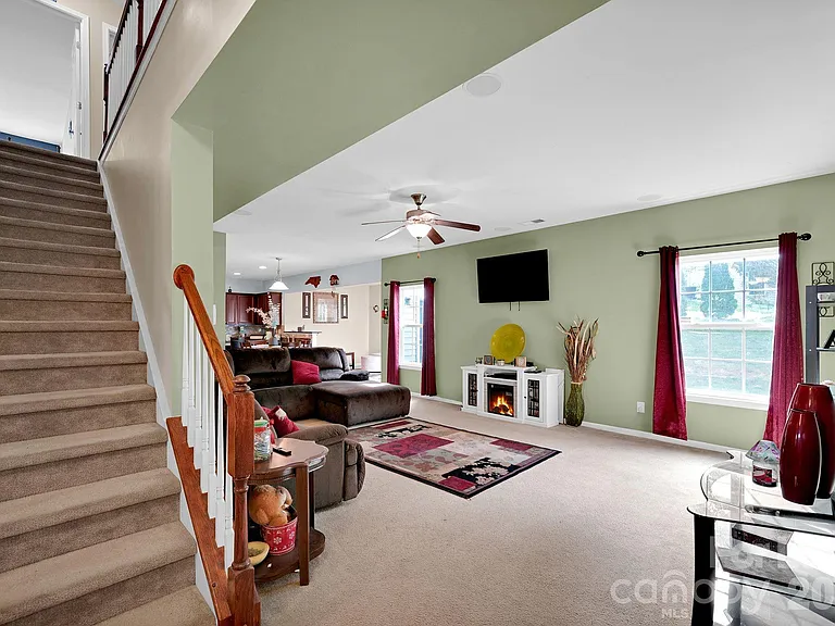 106 Ashton Dr — Photo 33