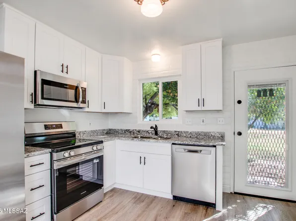 703 W Las Lomitas Rd, Tucson, AZ 85704