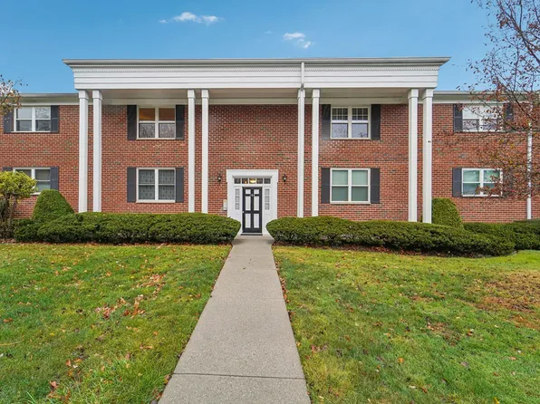 104 W Bon Aire Circle W #8L, Suffern, NY 10901