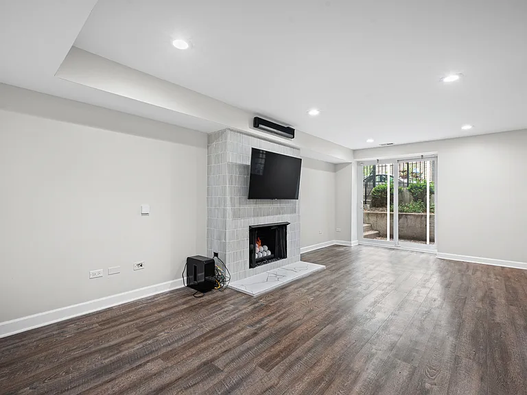 1747 N Wolcott Ave #1 — Photo 19