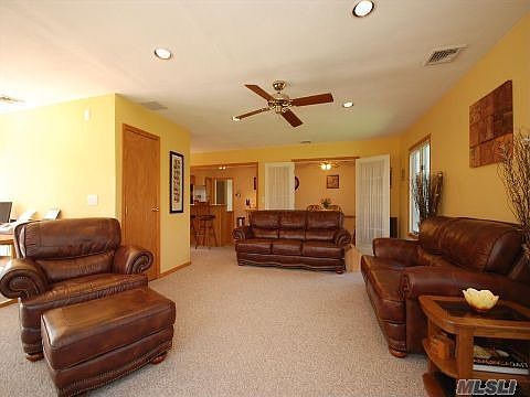4th image of 84 Stephen Dr