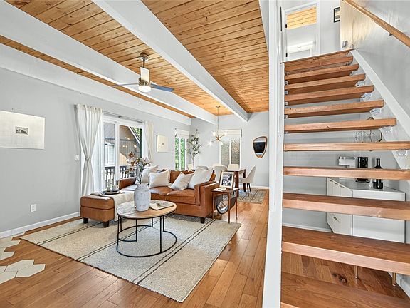3rd image of 930 Fairway Park Dr #26