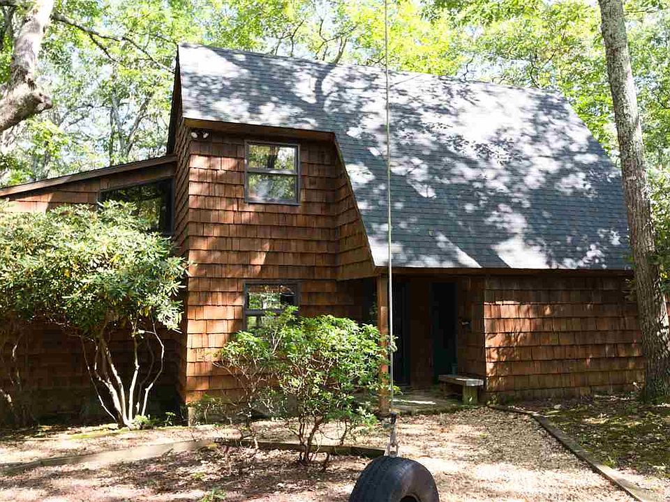 1st image of 18 Cobble Ln