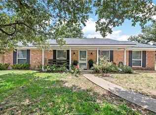 3702 Windridge Dr, Bryan, TX 77802