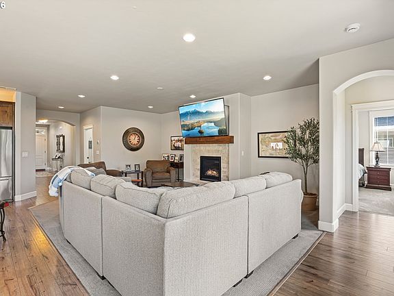 4th image of 4502 NE 118th St