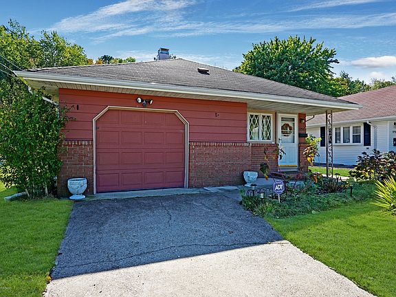 3rd image of 1795 Mount Everest Ln