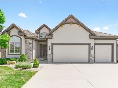 4217 NE Hideaway Dr, Lees Summit, MO, 64064