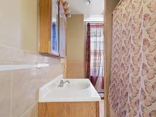 78 Linden Avenue image 23 of 24