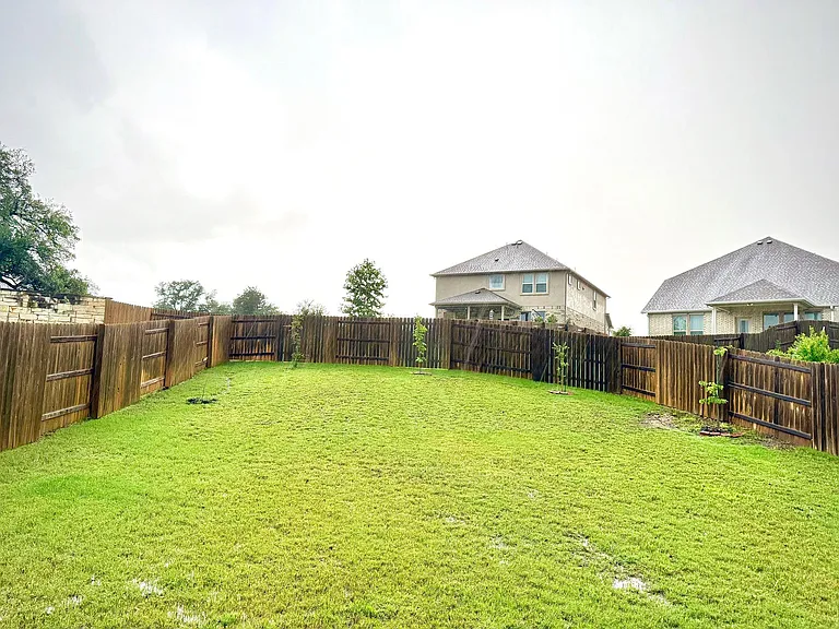 612 Silent Creek Cv — Photo 24