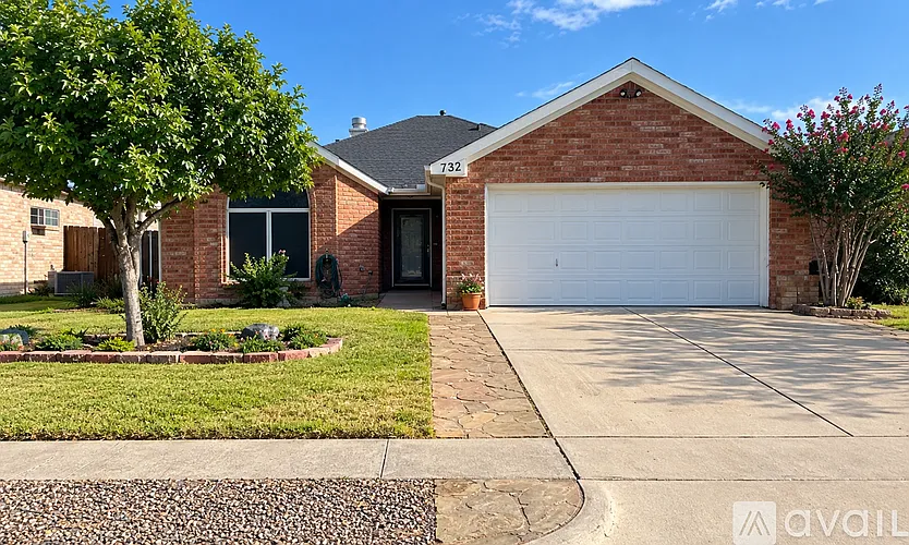 732 Bridle Trl