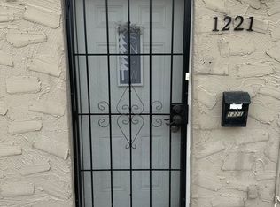 1221 N 47th Pl, Phoenix, AZ 85008