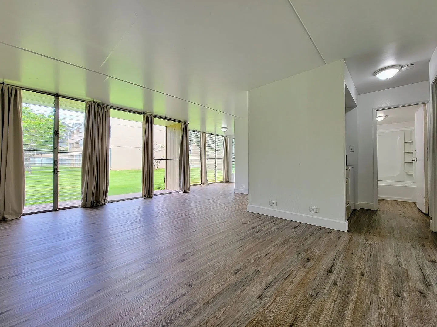 Available | 2 Bedroom, 1 Bathroom, 1 Assigned Parking At Hokuahi Apartments — Photo 1