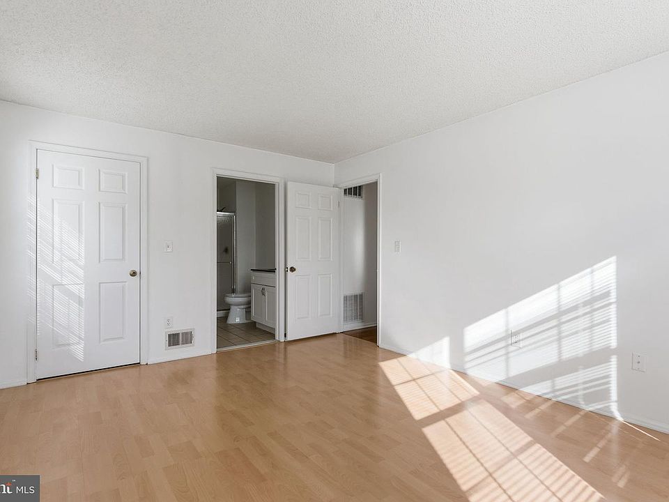 1st image of 30 Voscek Ct #30