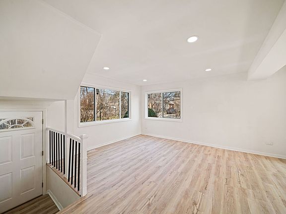 3rd image of 1315 McDaniel Ave APT C