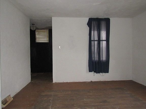 Additional Living Room