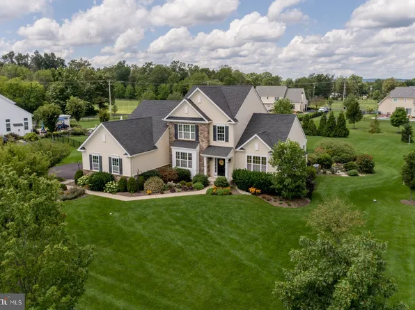 302 Tinsman Dr, Perkasie, PA 18944