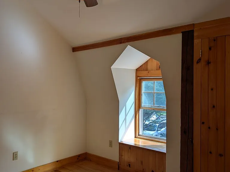 301 Western Ave — Photo 9