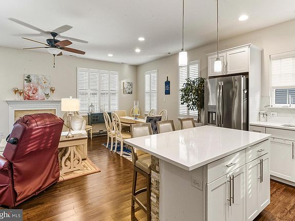 5th image of 504 Castlebay Dr