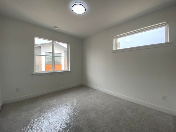 3 bedroom rental in Surrey — photo 7