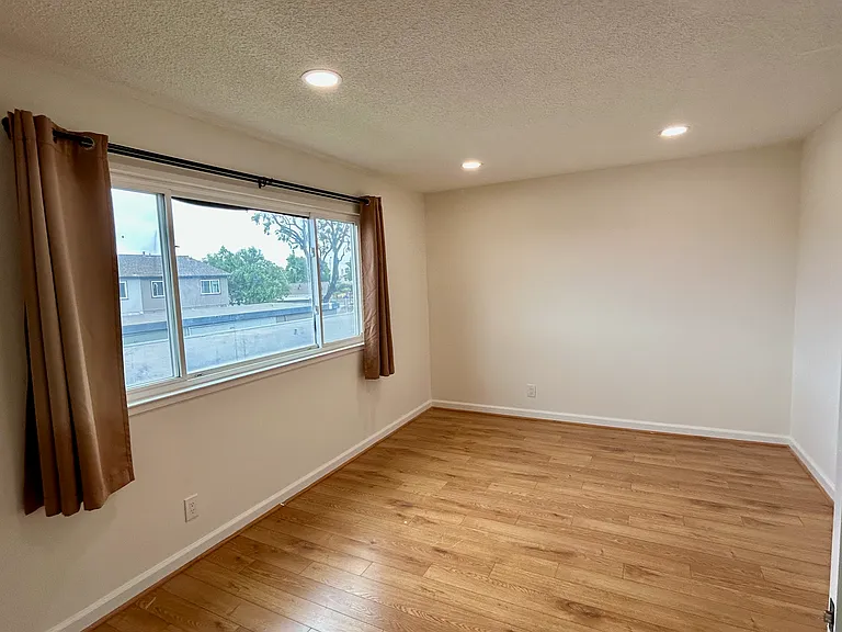 4722 Palos Way — Photo 6