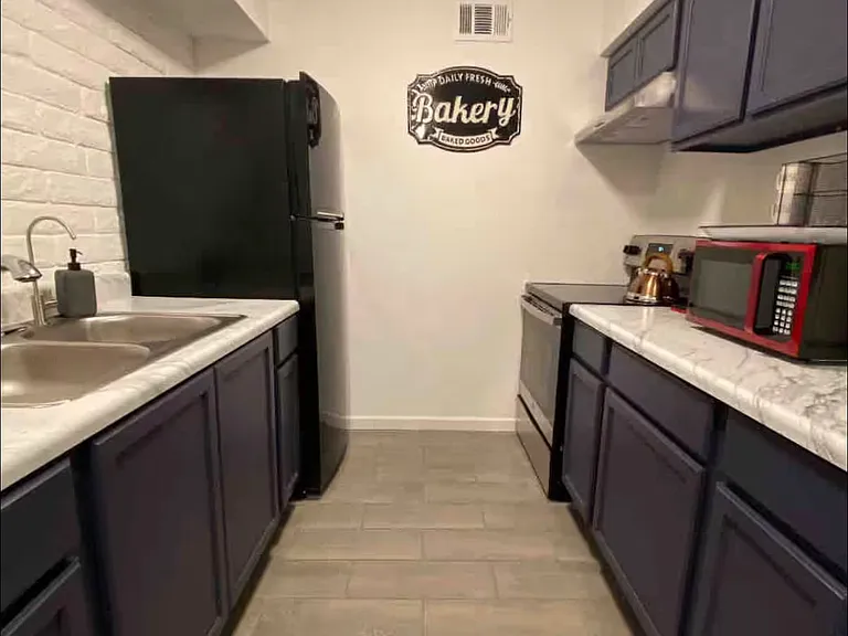 7031 N 80th Ave #4 — Photo 6
