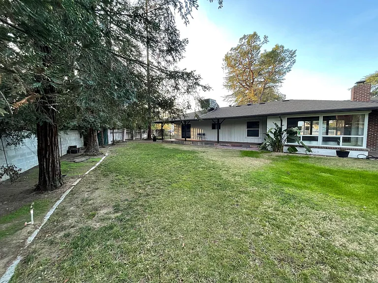 5656 E Waverly Ln — Photo 12