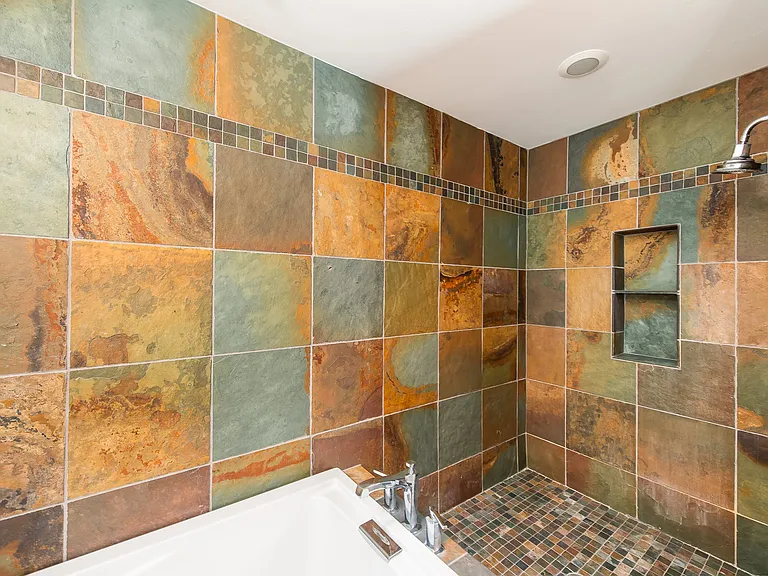 1135 Rodeo Rd — Photo 17