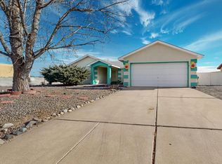 33 Milton Loop, Los Lunas, NM 87031
