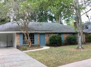 8275 Menlo Dr, Baton Rouge, LA 70808