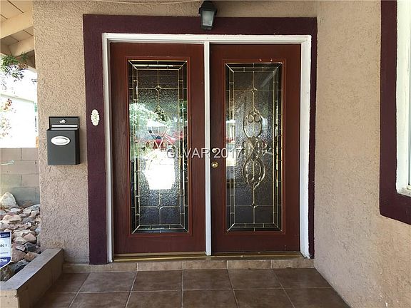 3rd image of 327 S 10th St