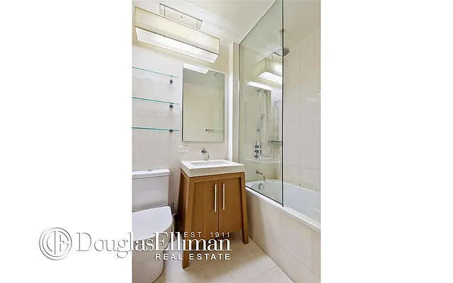 Rented by Douglas Elliman | media 25