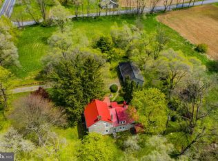 2216 Newville Rd, Carlisle, PA 17015