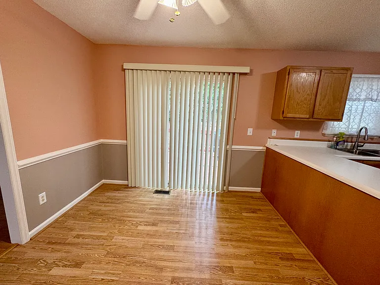 1117 Creek Haven Dr — Photo 32