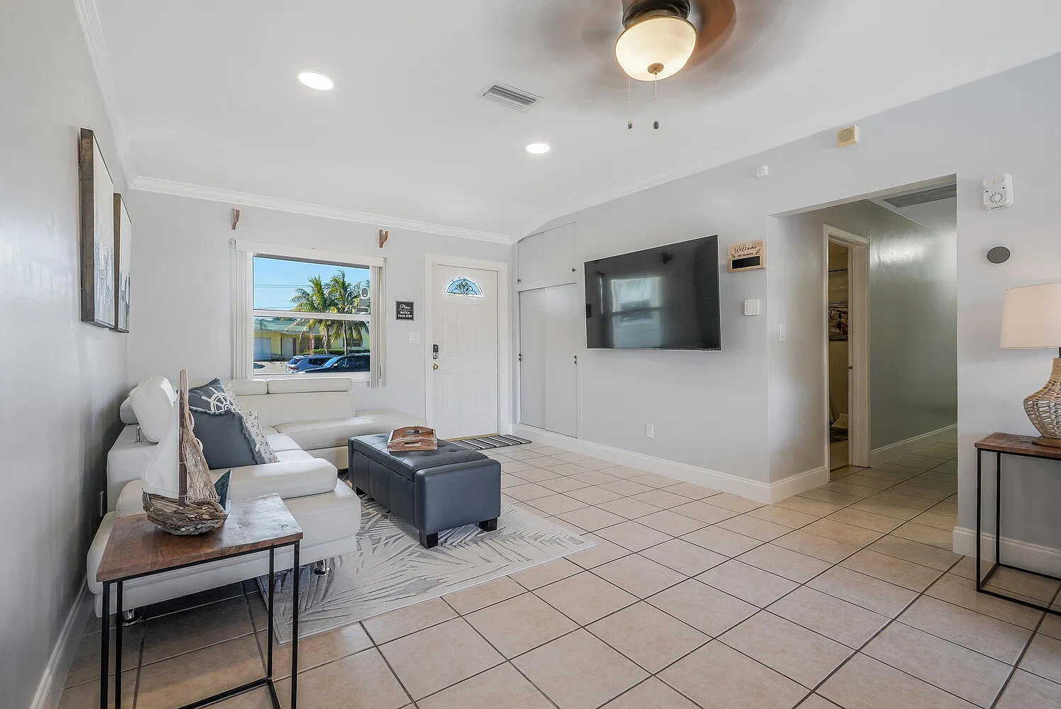 3 bed, 2.0 bath, 1732 sqft, $5,000 — Photo 4