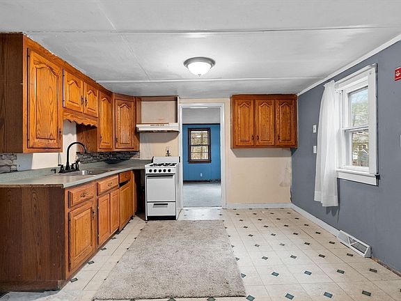 5th image of 6 Cardinal Ave