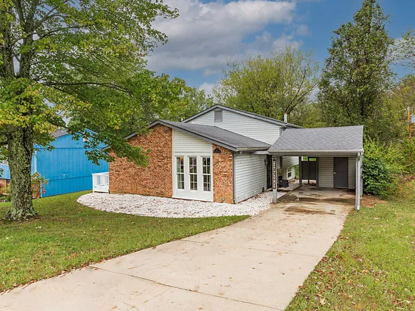 4 Crystal Lake Dr, Covington, KY 41017