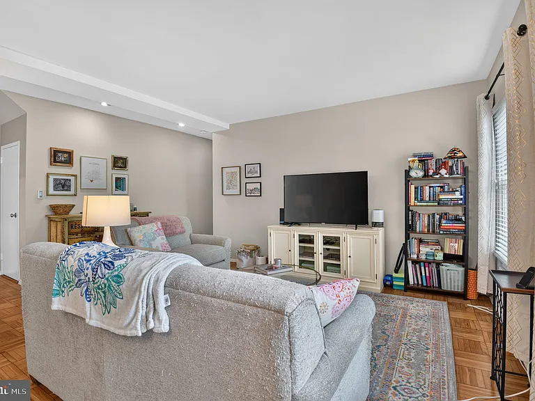 3458 Martha Custis Dr — Photo 7