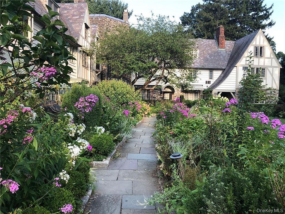 1st image of 5 Merestone Terrace