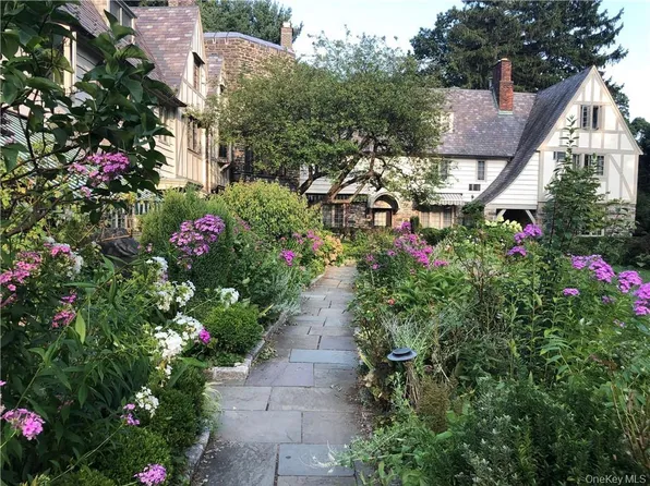 5 Merestone Terrace, Bronxville, NY 10708