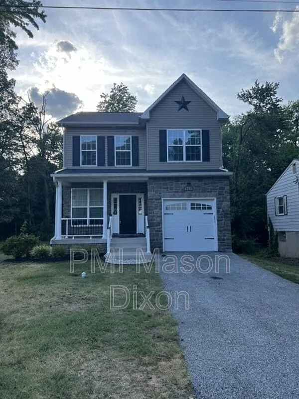 4 bed, 2.5 bath, 2250 sqft, $3,400 — Photo 1