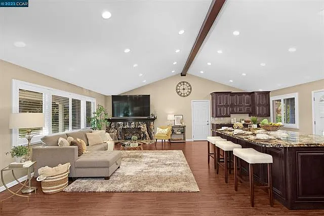 5315 Olive Dr — Photo 2