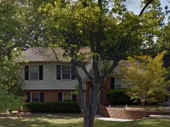 9105 Sandburg Ave, Charlotte, NC 28213