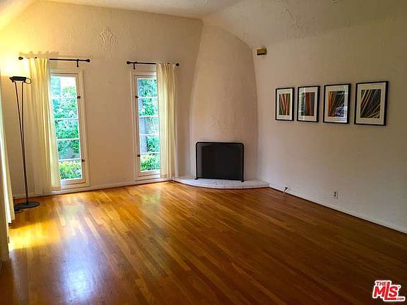 3rd image of 9019 Rosewood Ave