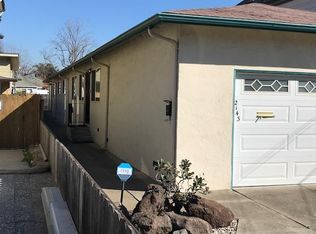 2143 Pacific Ave #B, Alameda, CA 94501