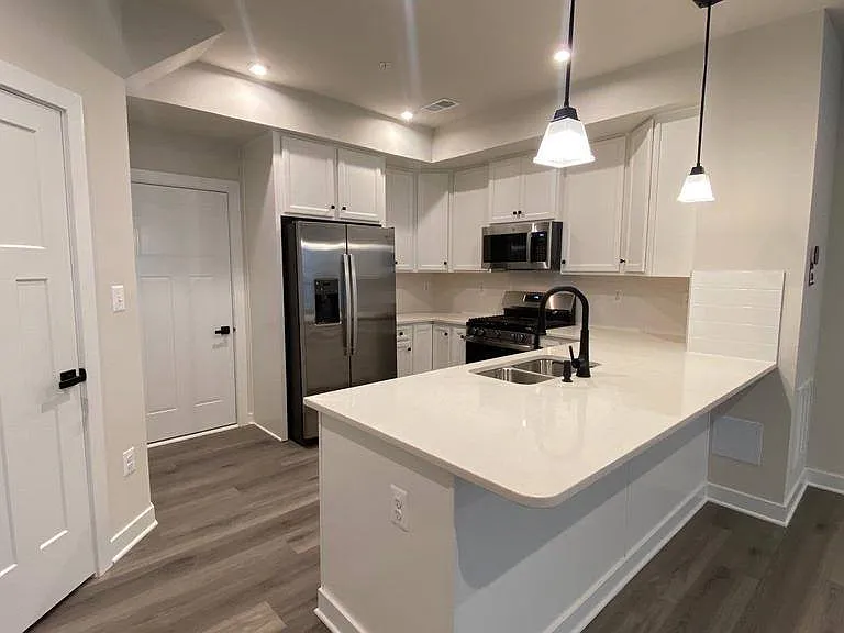 2528 Verona Pl #A — Photo 6